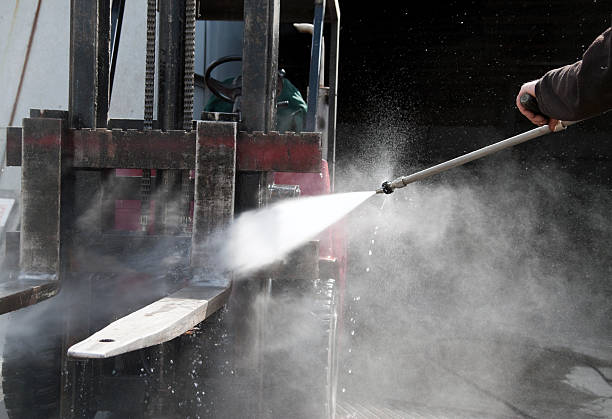 Best Gas Station Cleaning  in Lindsay, TX